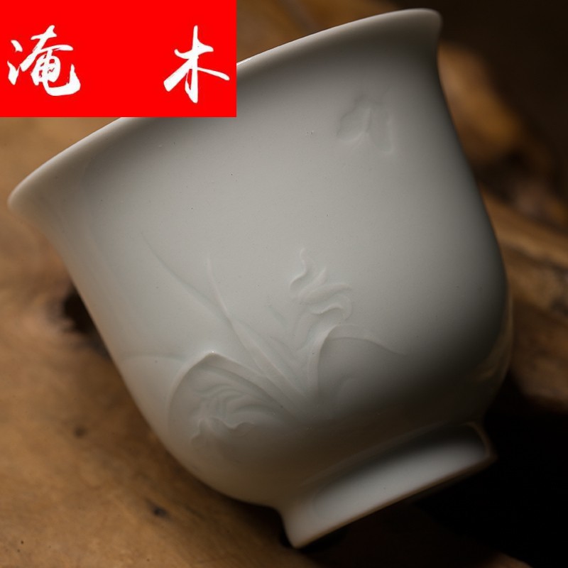 Flooded jingdezhen heap carved wood butterfly orchid sample tea cup masters cup tea thin foetus bas - relief cups fragrance - smelling cup kung fu