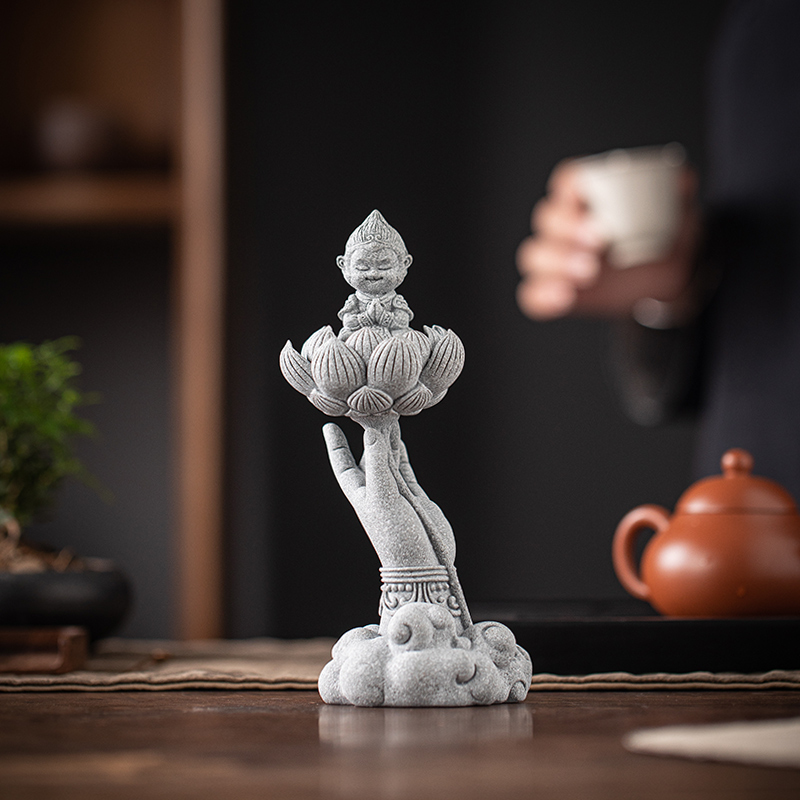 Chinese-Style Wukong Sitting on Lotus Tea Pet Figurine, Creative Sun Wukong Buddha Hand Lotus Fish Tank Potted Plant Landscaping Desktop Decoration