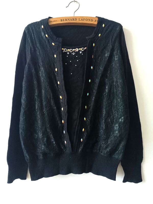 Spring and Autumn Style Faux Two-Piece Women's Wool Sweater with Lace and Beaded Knit Long-Sleeve Round-Neck Pullover Top
