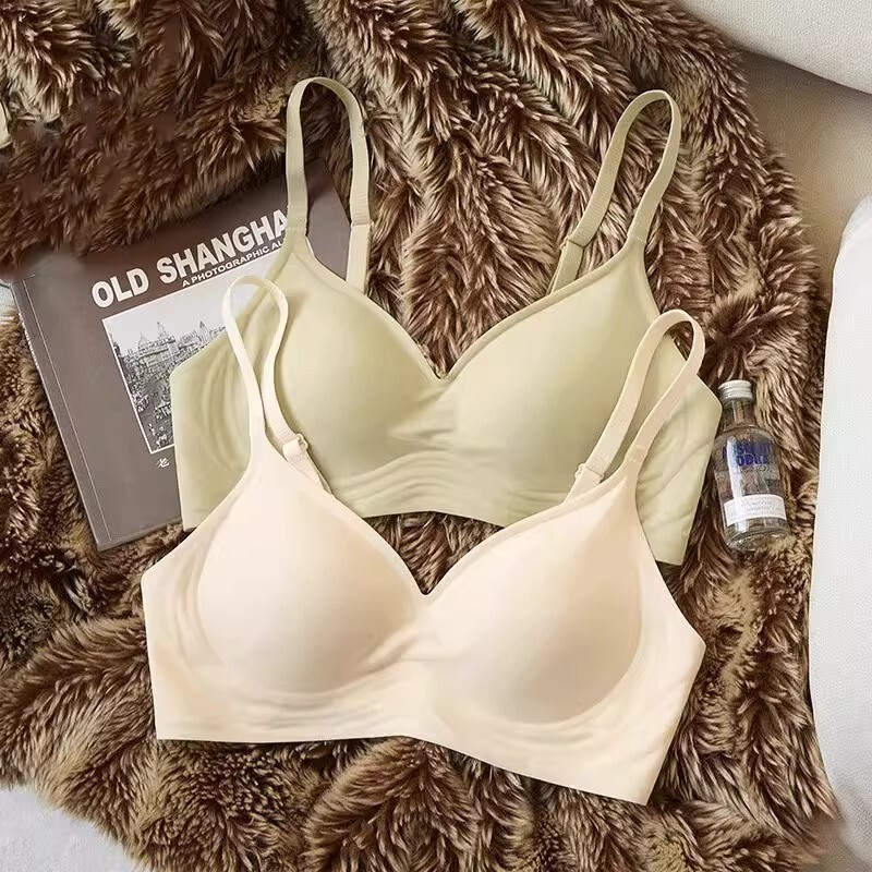 Japanese Milk Silk Seamless Wireless Bra for Women, Push-Up, Minimizes Large Bust, 3D Soft Support Sleep Bra, Thin Style