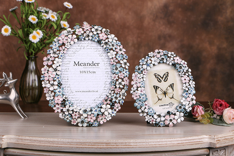 Amazon European-Style Metal Wreath Enamel Photo Frame Creative Home Decoration Photo Frame Display Stand Christmas Gift