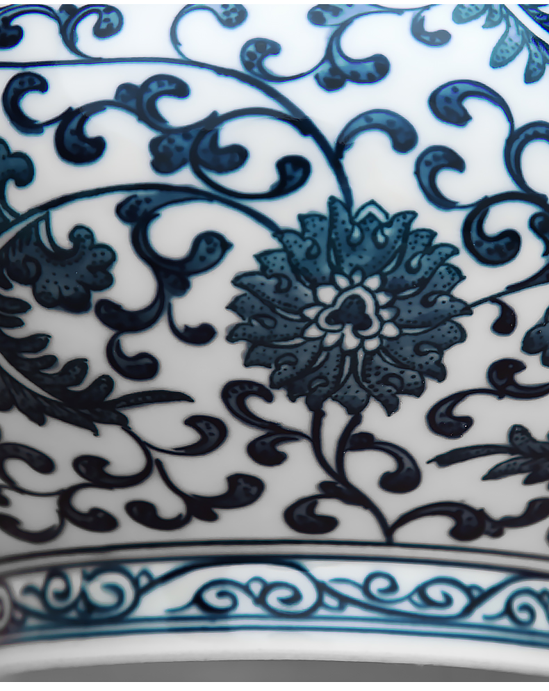 Hand - made Wan Shouteng flat, open bottles of blue and white porcelain is to industry