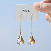 Advanced sense French temperament long earrings autumn and winter pearl earrings 2021 new tramp female earrings Net red earrings