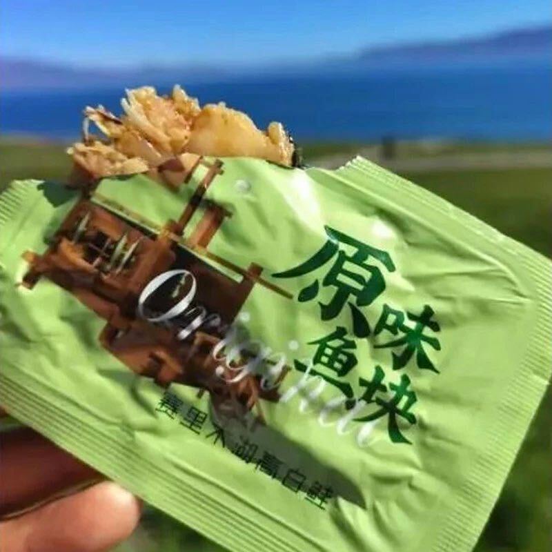 Xinjiang Saihu Fisheries High-White Salmon Meat Pieces, Original Spicy Flavor, Naturally Grown in Natural Waters, Snack Food