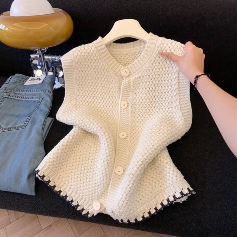 2026 Autumn/Winter New Casual Style Gentle and Fashionable Apricot Textured Color-Block Sleeveless Knitted Vest Cardigan 2026 Autumn/Winter New Casual Style Gentle and Fashionable Apricot Textured Color-Block Sleeveless Knitted Vest Cardigan