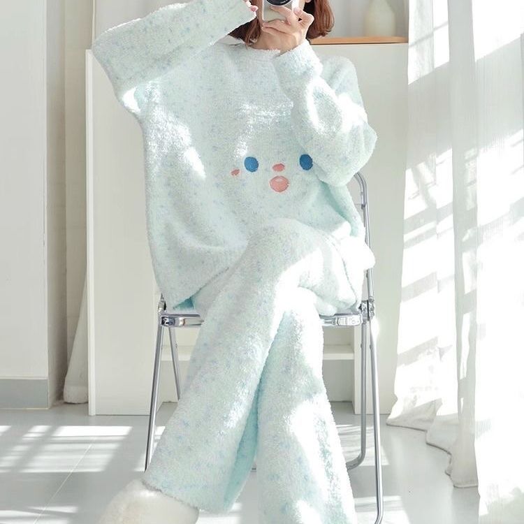 Extra Large Size 150kg Soft and Fluffy New Style Wearable Pajamas Winter Sweet Smiley Face Set Thickened Loungewear 240