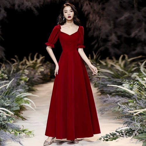 Вечернее платье, красная юбка