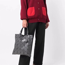Сумка Сумка бак 日本代购issey miyake/三宅一生包包六格灰色菱格6格手提托特女包 Miyake/6