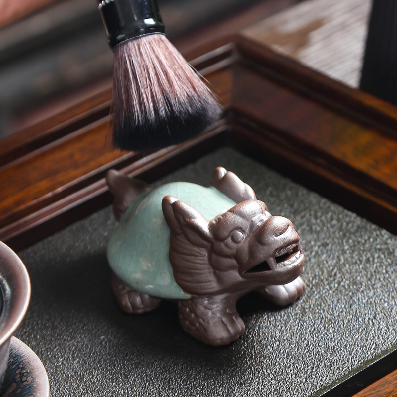 Elder brother up with ceramic turtle office tea pet furnishing articles can raise hand to play kung fu tea tea art of spare parts