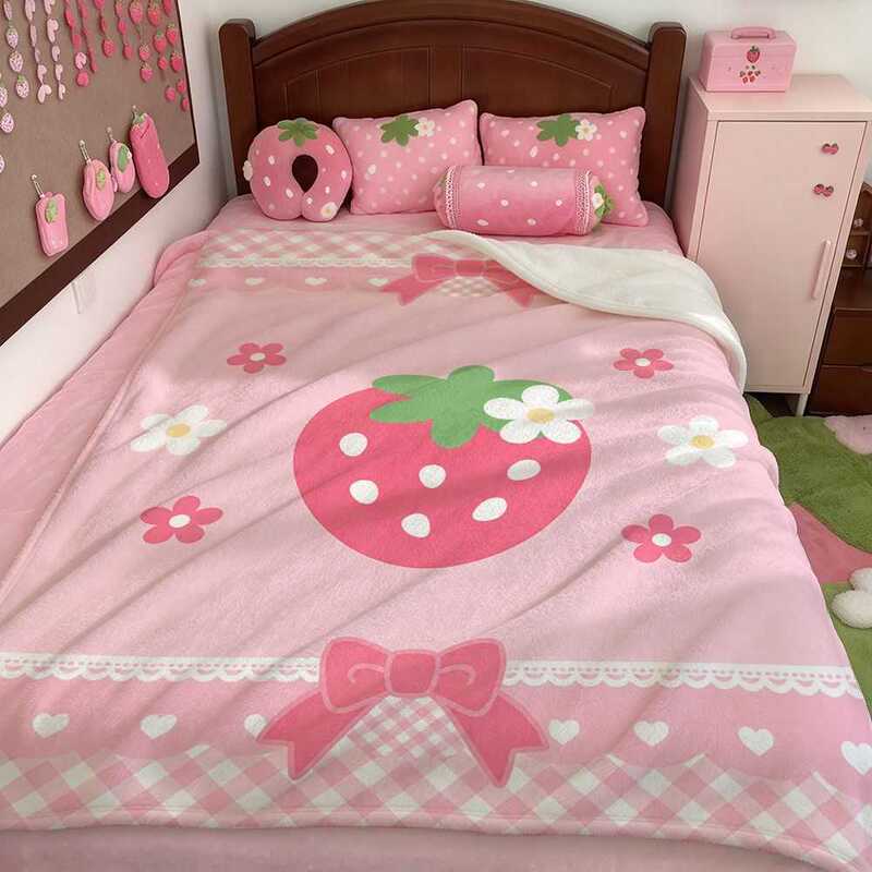 Girly Pink Strawberry Blanket, Lightweight Flannel Throw Blanket for Bedroom, Dormitory, Bed, Nap Blanket, Sofa Shawl Blanket