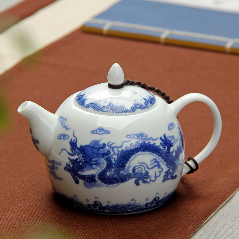 Ceramic teapot jingdezhen blue and white porcelain little teapot kung fu tea set single pot of 280 ml high white CiHu household pot