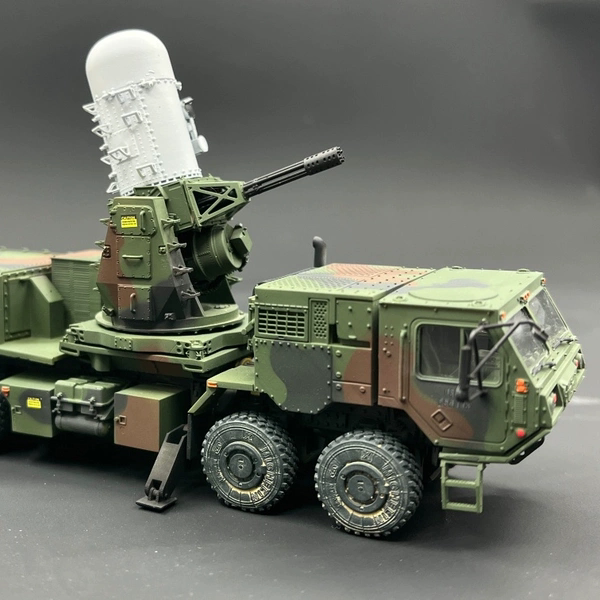 U.S. Army Mobile Multiple Launchers Anti-Aircraft Vehicle 1/72 Scale Hemtt A3 Type Finished Model