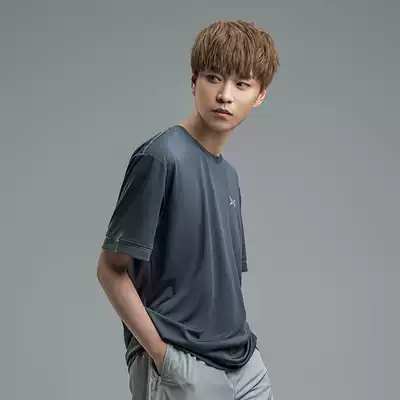 XPLORE) gray sports T-shirt