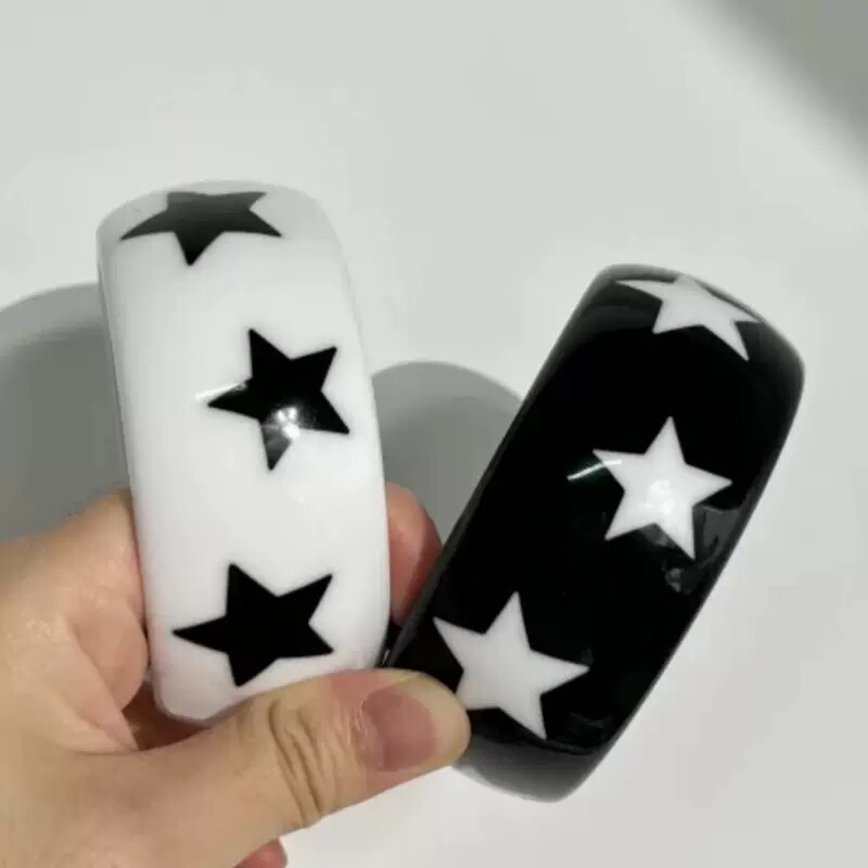 Korean-Style Colorful Fashion Geometric Round Star Resin Bracelet Versatile and Unique Women's Jewelry Korean-Style Colorful Fashion Geometric Round Star Resin Bracelet Versatile and Unique Women's Jewelry