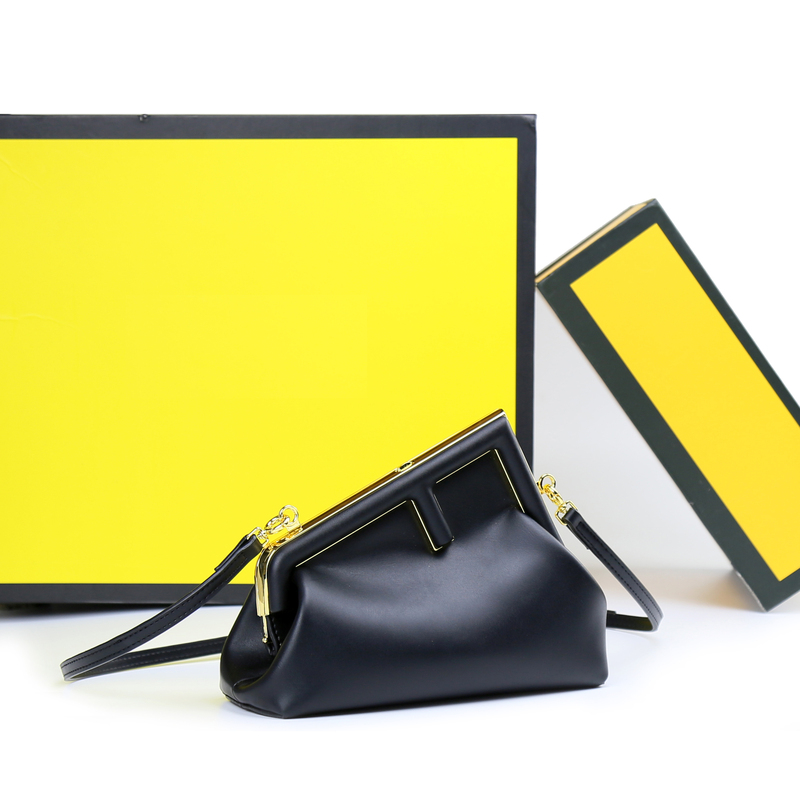 Celebrity-Style Handbag First Clip Bag 2026 Casual Genuine Leather Cloud Bag F Lock Single Shoulder Crossbody Bag Women's Bag