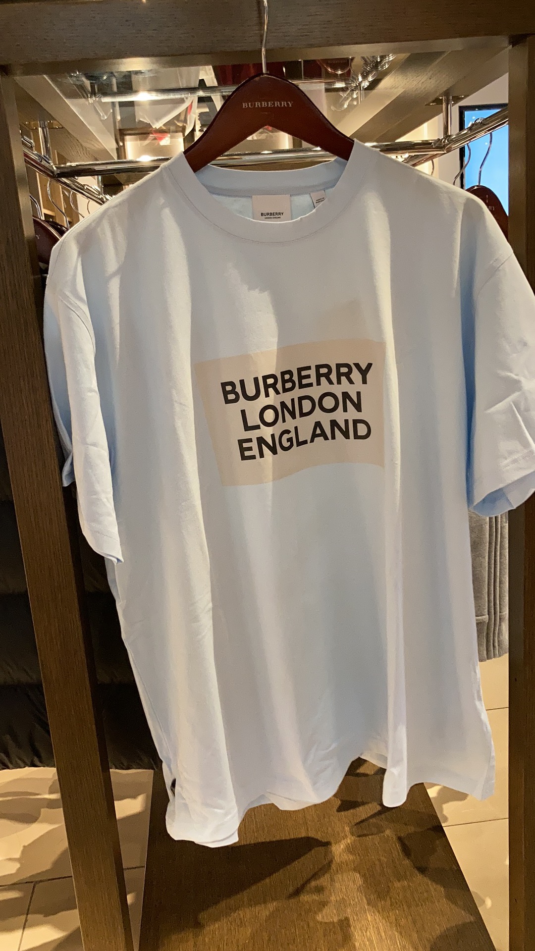 ͼ Burberry/ ŮʿT8026475 0304