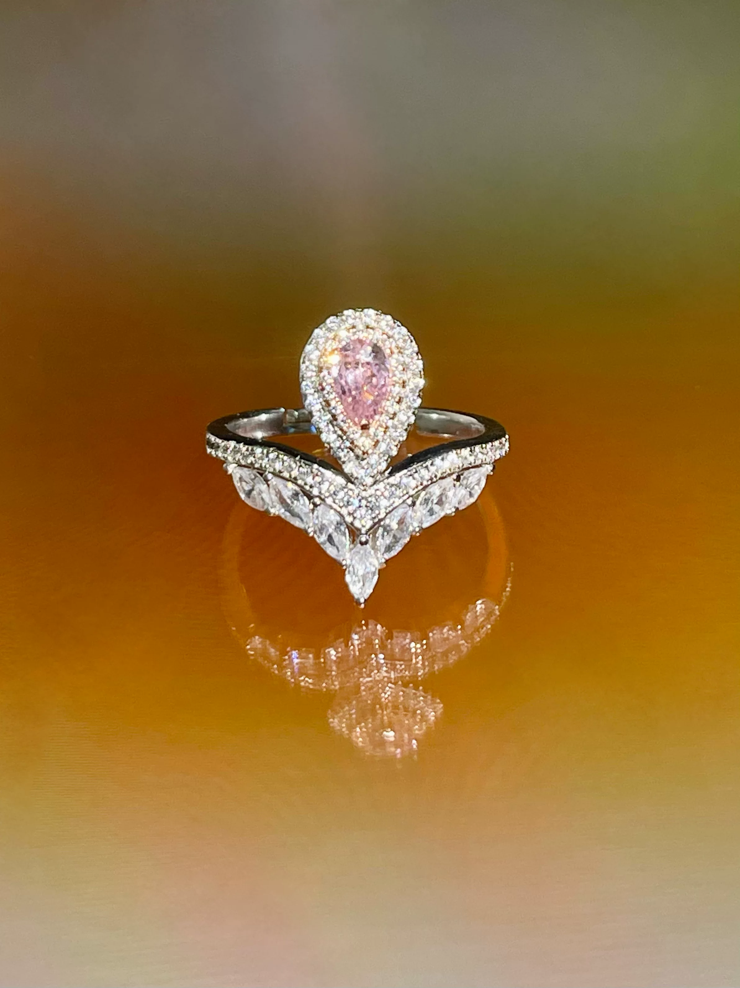 [Princess Crown] MELANTHALE lace edge V -shaped double -layer ring
