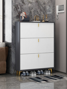 Хөнгөн тансаг зэрэглэлийн хэт тансаг.