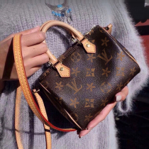 Hong Kong 2021 new high-end tide soft leather leather leather vintage fashion versatile premium cowhide leather mini pillow bag women