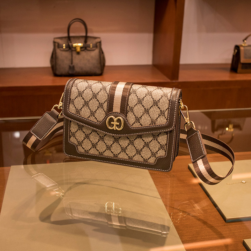 French fashion classic big tide puppy bag 2023 new tide fur fur pet backpack