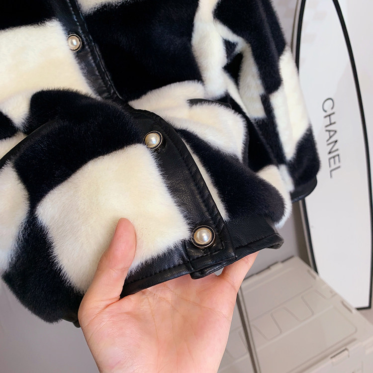 Мех/искусственный мех 冬款加绒皮草亲子装外套 Fall in love with beautiful girls