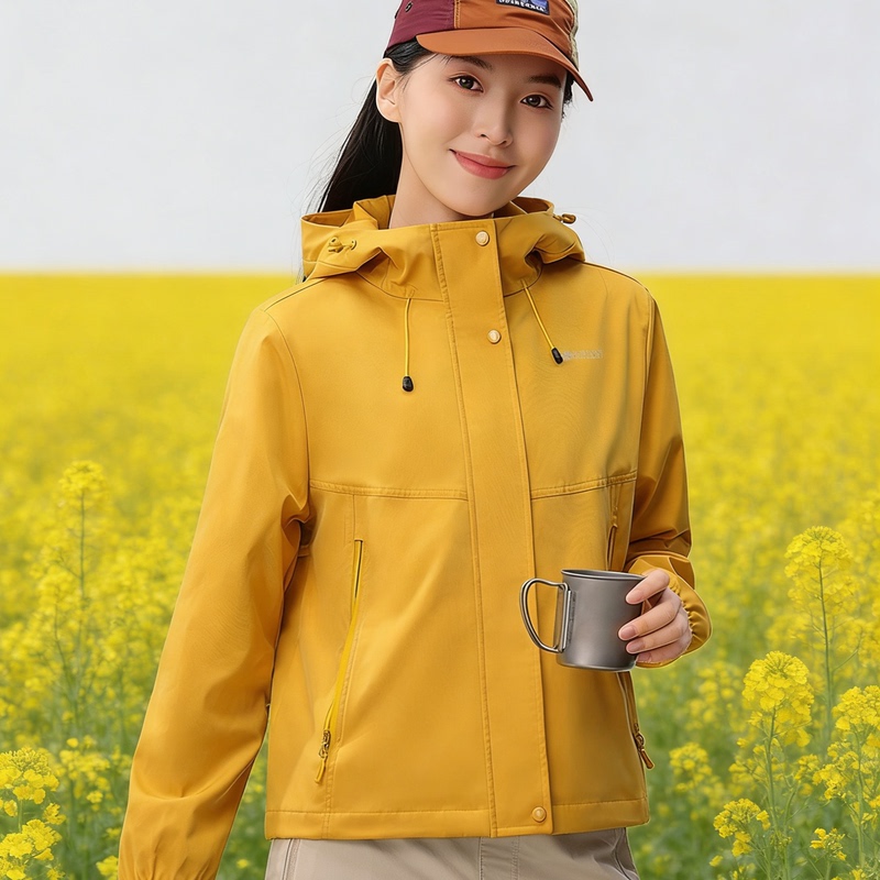 2026 New Outdoor Casual Clothing for Women, Spring and Autumn Thin Windproof Hooded Loose Jacket, Sports Soft Shell Windbreaker Jacket