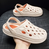 Летние тапочки в стиле Crocs, пляжные нескользящие босоножки, ультрамягкие мюли, коллекция 2024 года, подходят для носки на улице, пляжный стиль, мягкая подошва, подходят для работы на ногах
