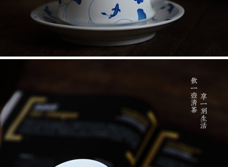 By mud office cup of jingdezhen blue and white porcelain teacup manual high - capacity mark cup with cover filter personal water bottle