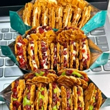 不多言 Я голоден Сэндвич с миндалем Чистая говядина Миндальное песочное печенье Сушеная клюква Закуски от знаменитостей в Интернете