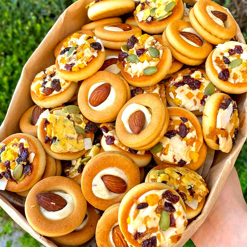 颜值控炸了！坚果小饼巴旦木牛轧塔披萨小圆饼干办公室解馋小零食