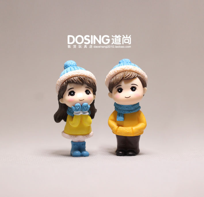 Winter lovers boy girl model plastic material cartoon cute man doll model paparazzi pendulum piece