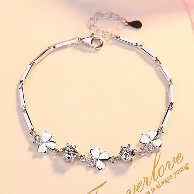 Brand counter sterling silver 18K white gold four-leaf clover hand-carved female fashion birthday gift lettering for girlfriend and wife