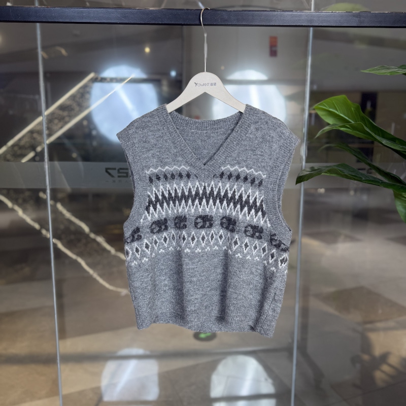 【She Tu】25 Winter 2220255113 14% Sheep Wool + 7% Alpaca Wool Fair Isle Knitted Vest 【She Tu】25 Winter 2220255113 14% Sheep Wool + 7% Alpaca Wool Fair Isle Knitted Vest