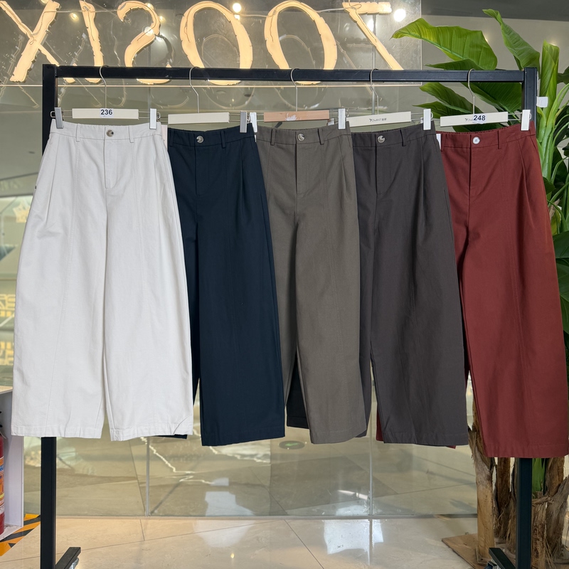 Kapasu: Summer 25 (No Returns or Exchanges) 8551378 22.1% Lyocell Denim Banana Pants