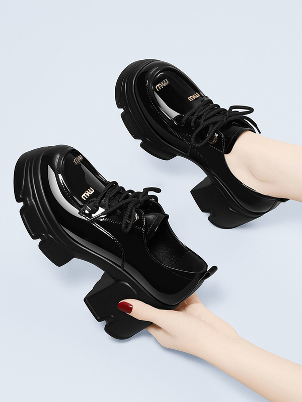 Chunky-Heeled British-Style Women's Leather Shoes 2026 New Versatile Thick-Soled Platform Black High-Heeled Slip-On Loafers