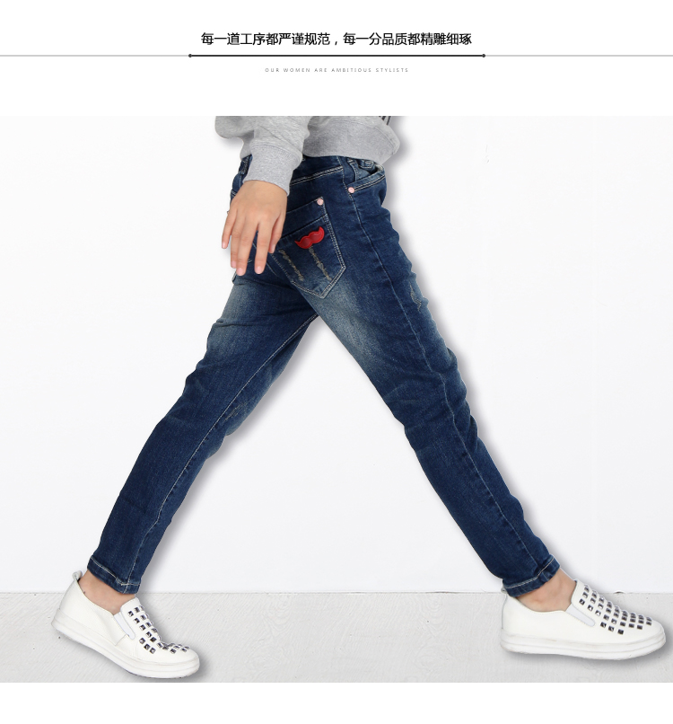 2018 bé gái lớn mùa thu đông mới quần jeans ống rộng trẻ em cộng với quần nhung dày mặc short jean bé gái
