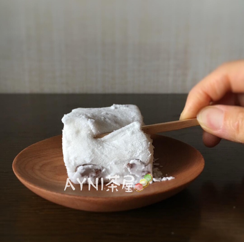 May 11 Release, Japan, Toyama Prefecture, Shiroko Cake, Honey-Soaked Red Bean Marshmallow Texture, Soft and Glutinous Rice Cake
