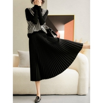Just Johan and Ji 100 Lap Organ Pleats with heavy work pressure pleats slightly with elastic quality Fashion Feel Dry