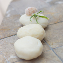 White go black head horse oil Soymilk soap cream mist skin foundation Throw away the forest garden hand-made