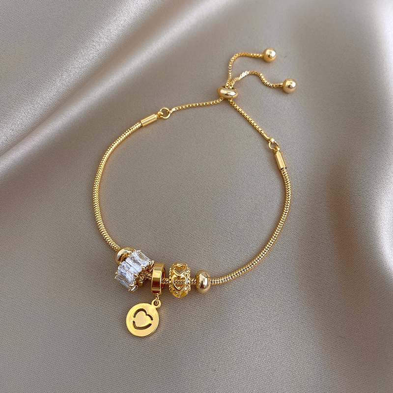 Chow Tai Fook Huanmei temperament Xiaoman waist peach heart bracelet girl 2020 new trendy niche bracelet light luxury student boudoir