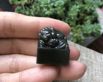 A picture and a thing 丨 Ancient beast Lao black seal stone 丨 Handmade seal carving