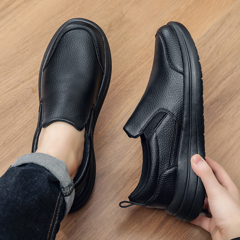 Breathable Soft-Soled Comfortable Work Shoes, Non-Slip and Waterproof, Hotel Kitchen Work Chef Shoes, Men's Shoes, All Black Soft Leather Shoes Breathable Soft-Soled Comfortable Work Shoes, Non-Slip and Waterproof, Hotel Kitchen Work Chef Shoes, Men's Shoes, All Black Soft Leather Shoes