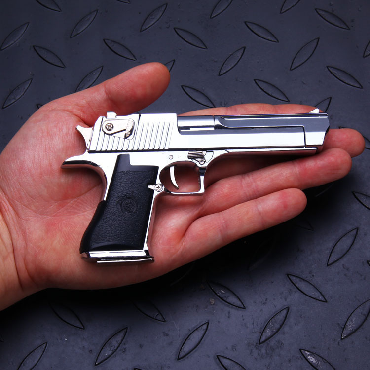 Eat chicken Jedi survival surrounding Desert Eagle full metal gun model toy keychain pendant gift