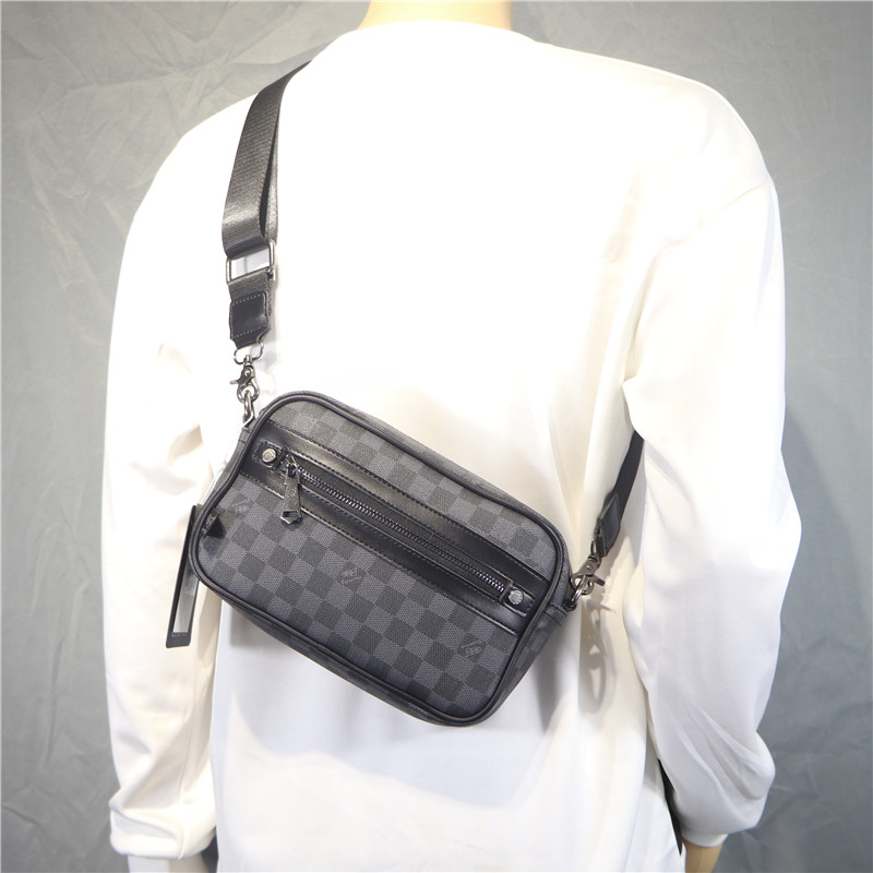 European Station Tide Cards Casual Gill Men Single Shoulder Bag minimalist fashion Little Shoulder Bag Outdoor Sport Men's Diagonal Satchel