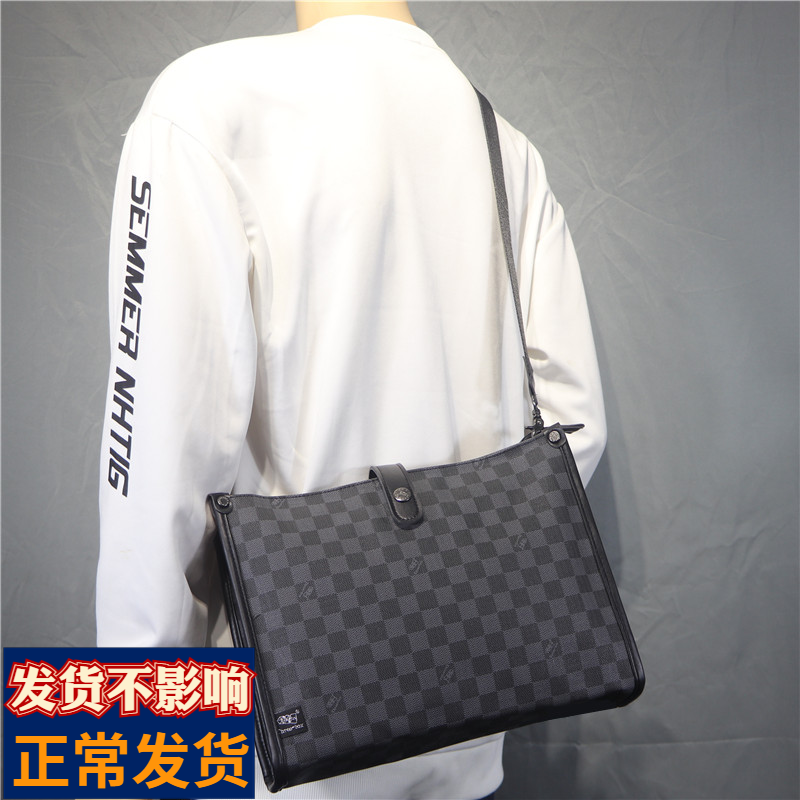 European Standing Trend Men's Slanted satchel Bull Leather Getaway Casual Men's Shoulder Bag for Europe and America Business 12-inch flat bag