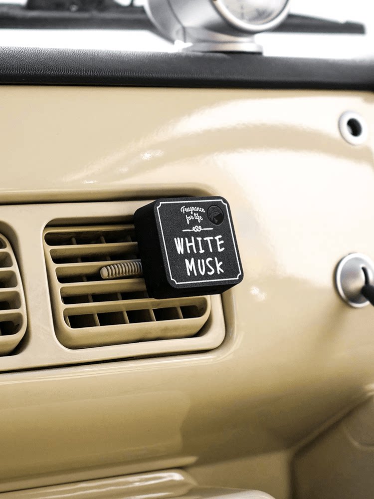Japan's johnsblend car aromatherapy outlet car fragrance decoration car with light fragrance for women and men