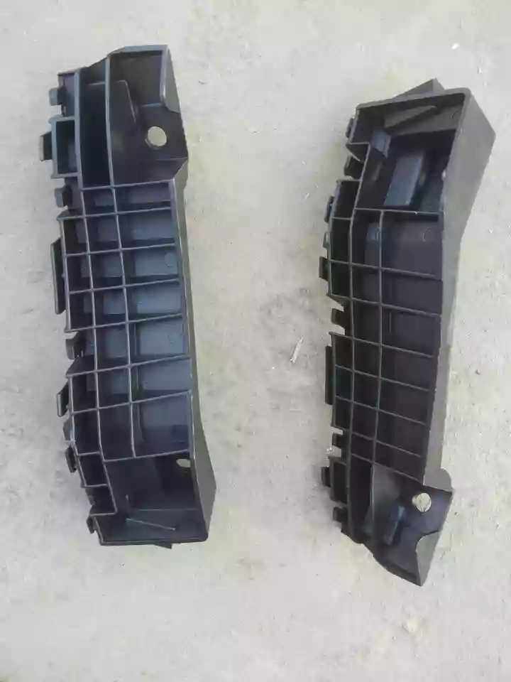 New energy electric car accessories Jiangling e200 front and rear bumper bar clamp neck mounting bracket original plant