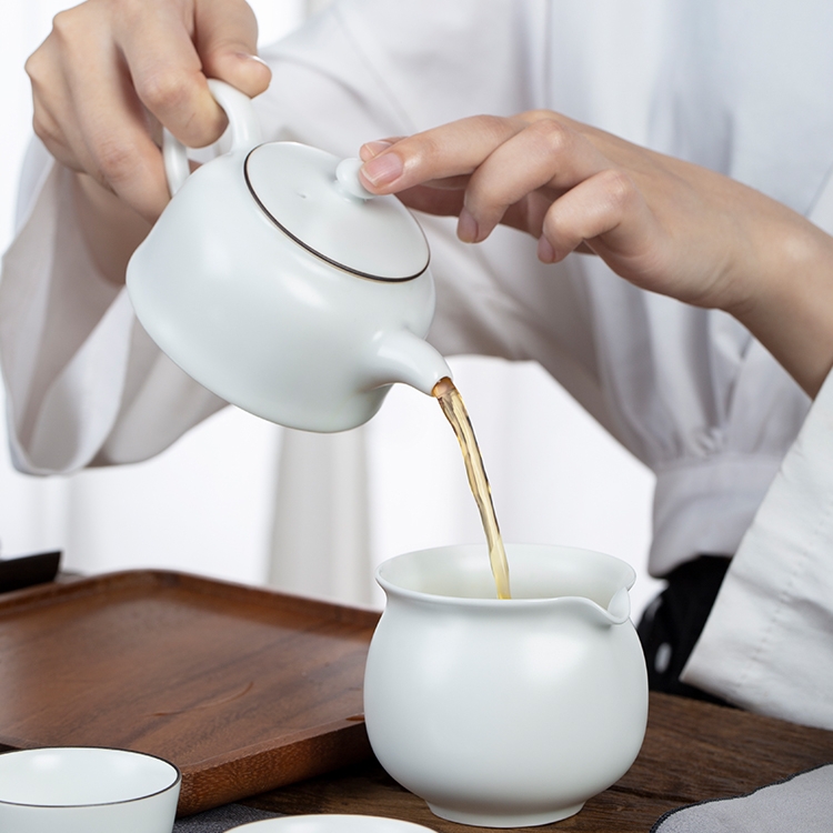 Jingdezhen flagship store ceramic kung fu tea set suit household contracted teapot teacup small capacity of gift boxes