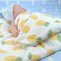 Newborn Supplies Pure Cotton Baby Spring Autumn Maternity bags are held by the beginner baby cuddresses with small quilted quilts