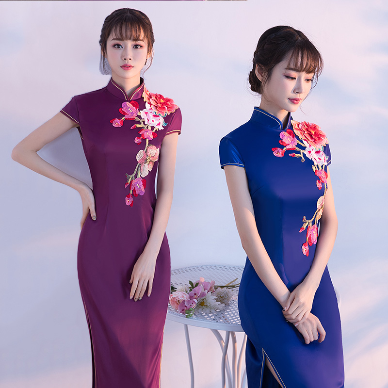 Catwalk sườn xám váy của phụ nữ model 2020 mới cỡ lớn cắt hiệu thời trang đầm để cải thiện mùa xuân gió của Trung Quốc